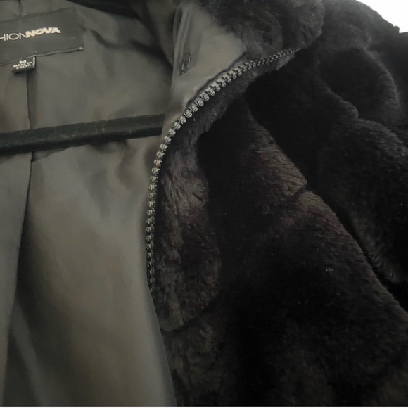 Fashion Nova Black and Gold Jacket - Picture 3 of 4